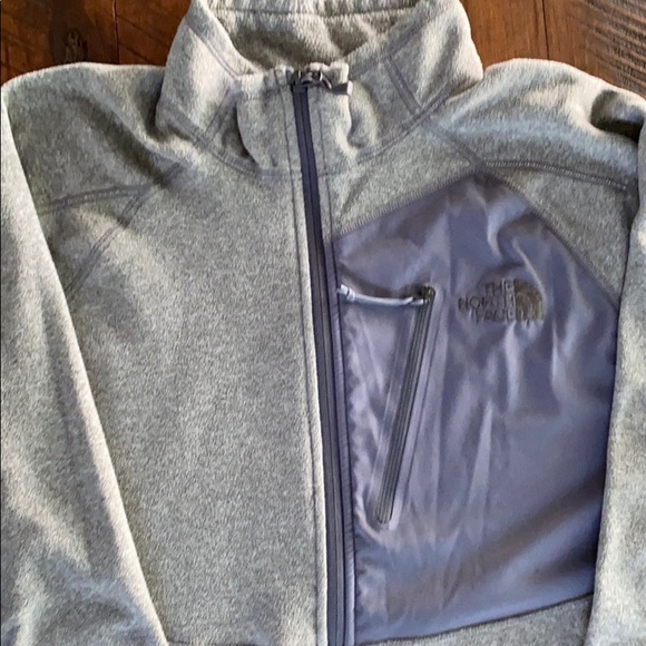 THE NORTH FACE FLAS DRY  LIGHT GRAY SWEATER MENS - Picture 2 of 8